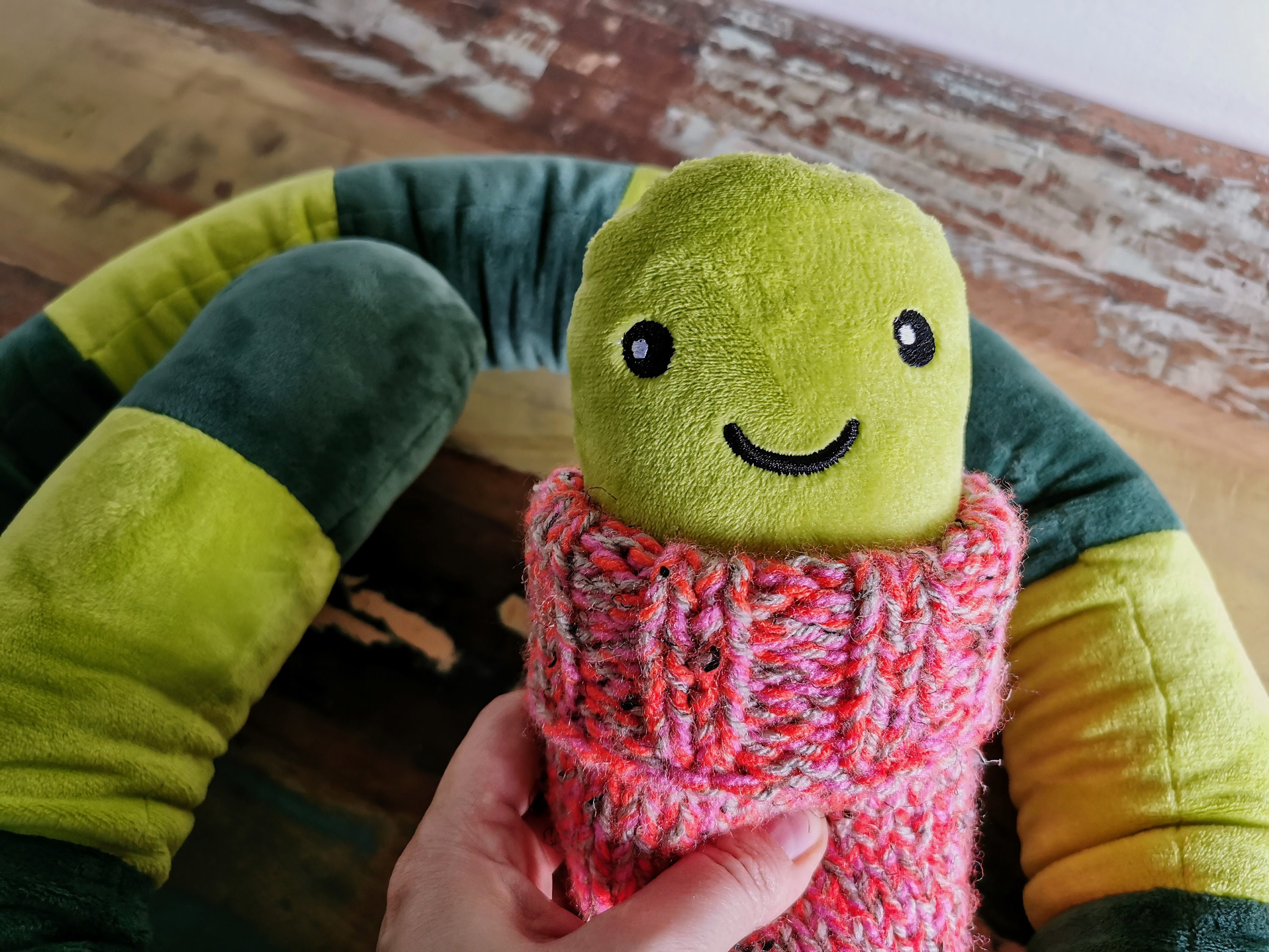 Giant Earthworm Plush, Hand-knitted Turtleneck, Funny Home Decor (200cm ...