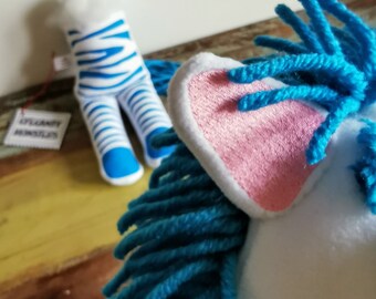 トイ・ストーリー4をベースにした、半分裂けたシマウマのダグ