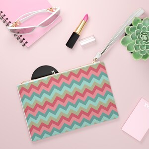 Chevron Pattern Clutch Bag - Vibrant & Stylish Accessory for Every Occasion, Perfect Gift for her