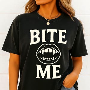 Bite Me Vampire Fang Shirt – Funny Halloween Graphic Tee | Spooky Comfort Colors Shirt | Cute Gothic Vampire T-Shirt for Fall