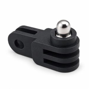 Può includere: Un adattatore di montaggio per fotocamera in plastica nera con un connettore a tre punte su un'estremità e un connettore a punta singola con un perno metallico argentato a forma di sfera sull'altra, per fissare accessori per fotocamere.