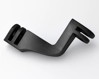 Uchwyt pionowy kompatybilny z GoPro HERO 8, w tym nakrętka kołpakowa.