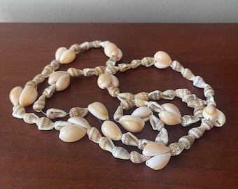 Vintage Hawaiian Handmade Cowrie & Mini Conch Seashell Necklace 16"