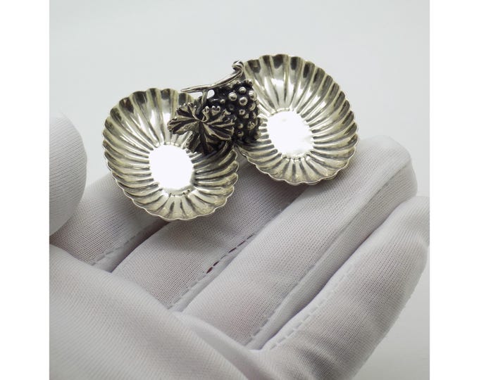 Vintage Italian Handmade Genuine Silver Salt & Pepper Decorative Server Italy Silver Collectible