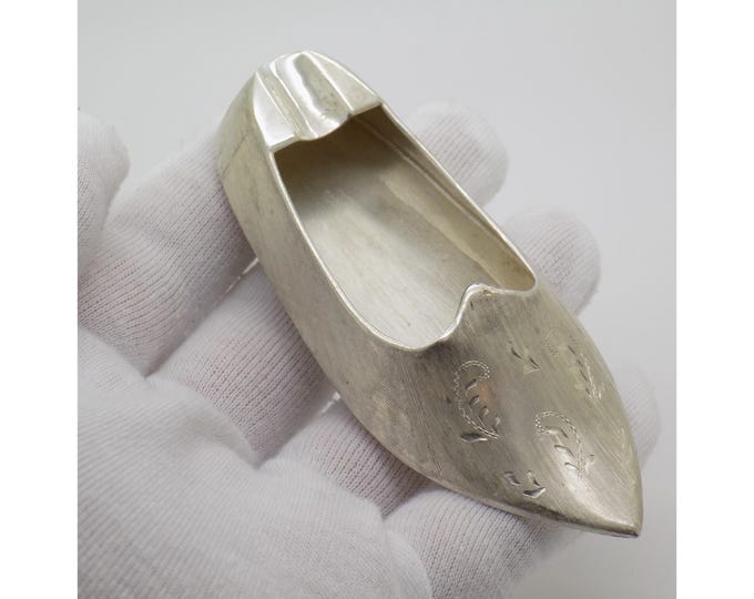 Vintage Italian Handmade Genuine Silver Large Renaissance Shoe Shaped Hand Chiseled Ashtray Ash Tray