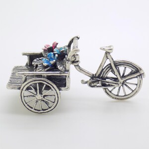 Vintage Italienischer Silber Miniatur Blumenwagen und Fahrrad, 800 Silber Handgemachtes Puppenhaus Szene Sammlerstück aus Italienischer Handwerker Tradition