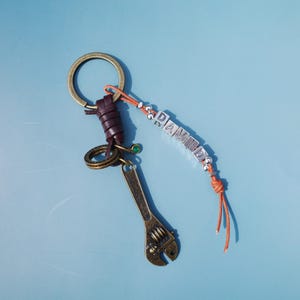 Personalised Wrench Keychain – Custom Name Tool Keyring with Leather Cord – Gift for Dad, Boyfriend, or Handyman