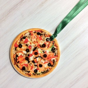 Veggie Lovers Pizza Ornament | Family Pizza Night Food Ornaments | Tomato and Black Olive Pizza | Vegetable Pan Pizza Gifts for Pizza Lover