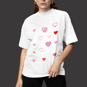 Minimalist Heart T-Shirt for Couples, Cute Love Shirt Gift for Girlfriend or Boyfriend, Romantic Valentine’s Day Tee, Best Friend Heart Top