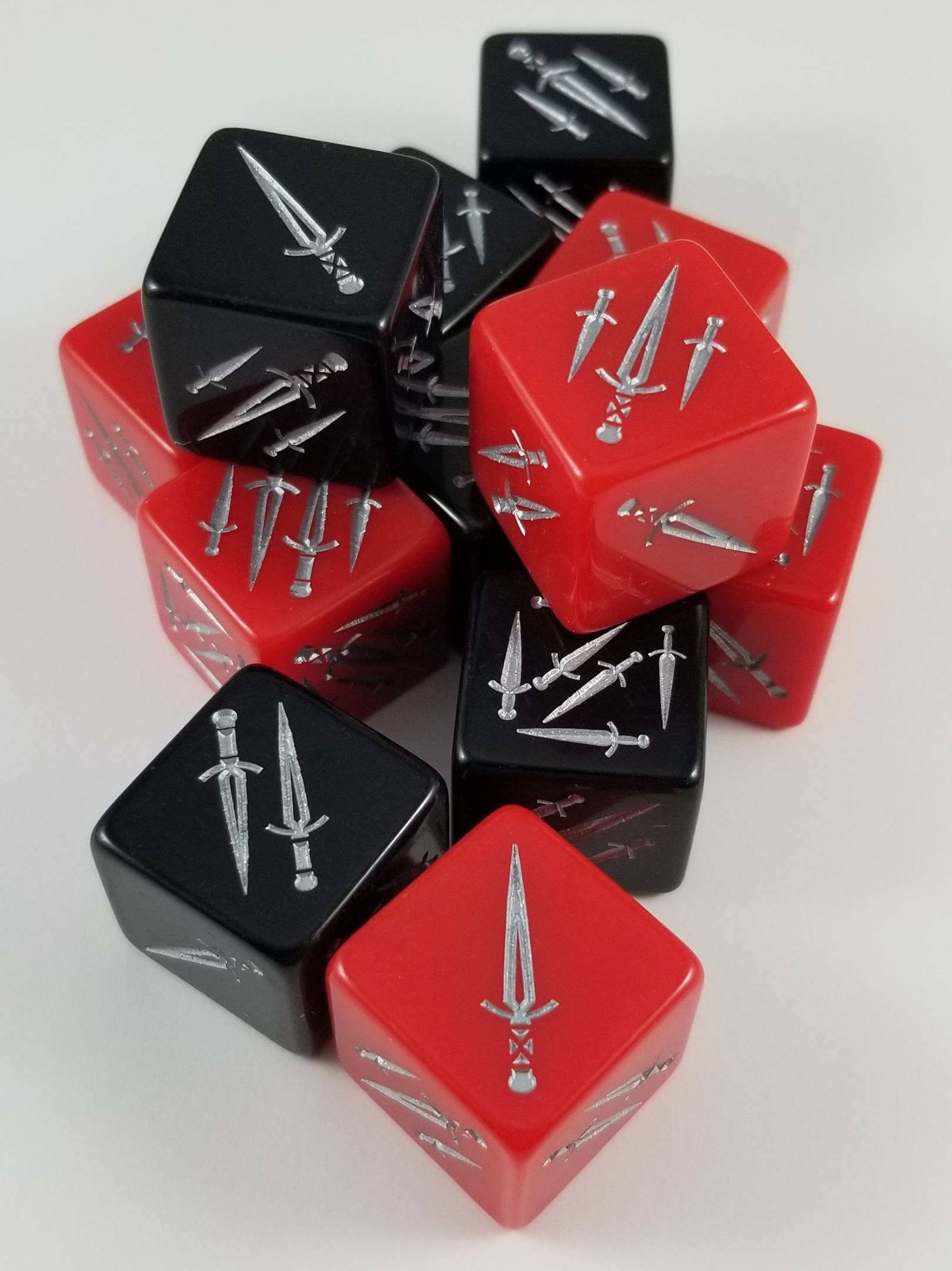 Dagger Dice / Set of 2 / D6 - RPG, Rogue Class