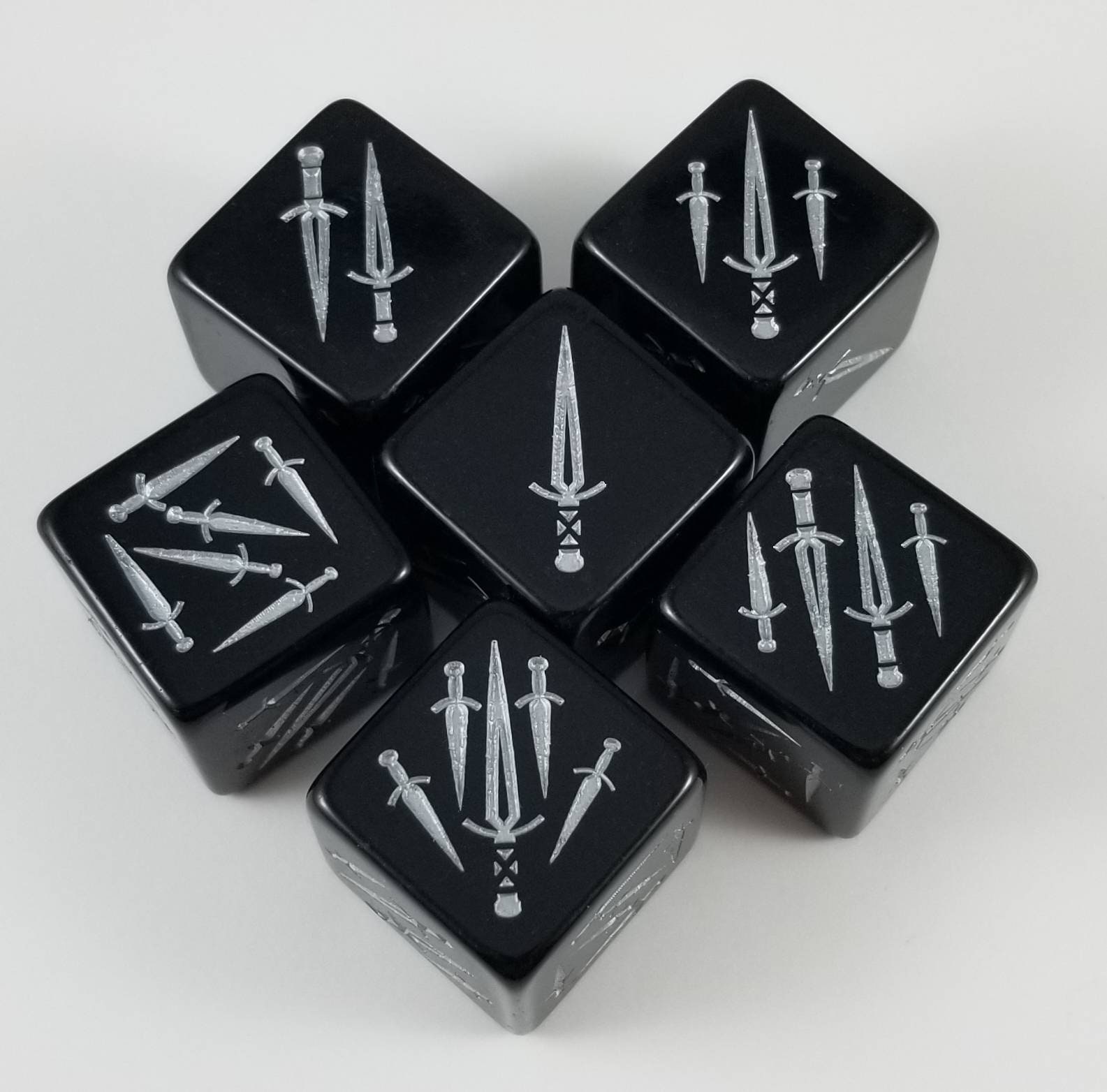 Dagger Dice / Set of 2 / D6 - RPG, Rogue Class
