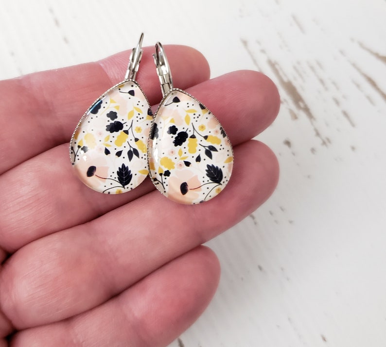 CEALXHENY Flower Dangle Earrings - Boho Layered Floral Petal Drop Earrings For Women, Statement Studs