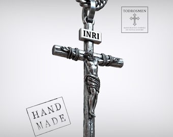 Collar con crucifijo de plata de ley hecho a mano: colgante de Jesús, joyería cristiana