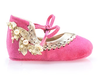 Camellia - Pink & gold leather baby girl shoes Baby moccasins Newborn shoes Baby shower gift Fuchsia pink shoes Christening shoes by Vibys