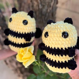 Crochet Bumblebee Plush, Handmade Amigurumi Bee Toy, Soft Stuffed Animal, Yellow Black Bee Gift, Cute Bee Decor, Kawaii Plushie