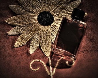 Daim et fleur ~ Lotus bleu, notes animales végétaliennes, fleur de tilleul, parfum artisanal d'ambre pétrifié