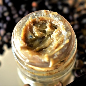 VEGAN MUSK - |/  Solid Perfume, Fixative, Artisan, |\ Vegan |\ Cruelty Free |\ Botanical Perfume \| Unique gift for him / her | unisex scent