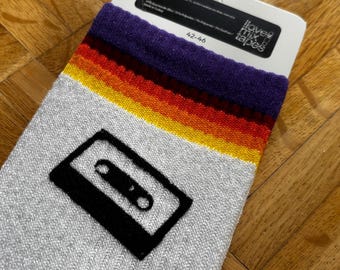Mixtape Socken | Handbedruckte Bio Socken | Kassette | Geschenk für Musikliebhaber | Fair & Nachhaltig | Unisex