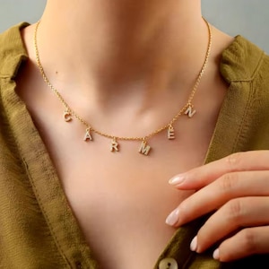 Collar con nombre personalizado y letras – Collar de oro con iniciales de circonita – Regalo para mujer – Collar con letras personalizado