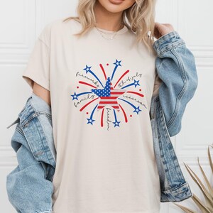 USA Fireworks Star Shirt - 4th of July Patriotic Tee - Freedom Fireworks American T-Shirt - Red White Blue Independence Day Shirt for Women