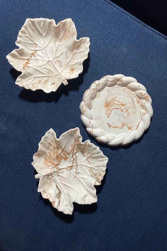 Handcrafted gypsum leafs