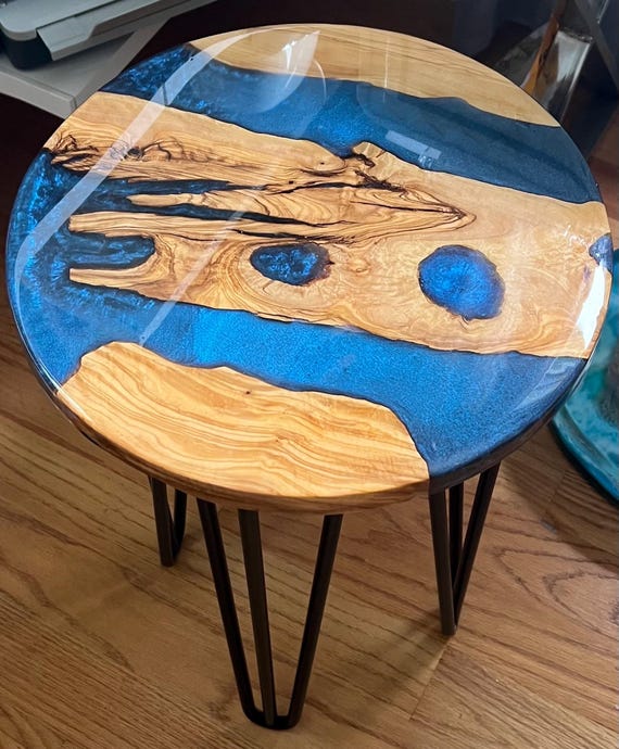 Gorgeous handmade side table, olive wood and deep blue resin, black iron legs