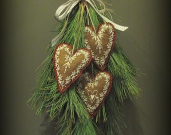 PDF DOWNLOAD DIY Valentine Door Swag Pattern by cheswickcompany