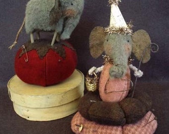 DIY PATTERN - Ellie Pins Elephant Pincushion by cheswickcompany