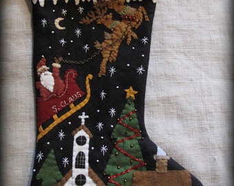 PDF DOWNLOAD DIY Santa's Coming to Town Stocking Pattern by cheswickcompany