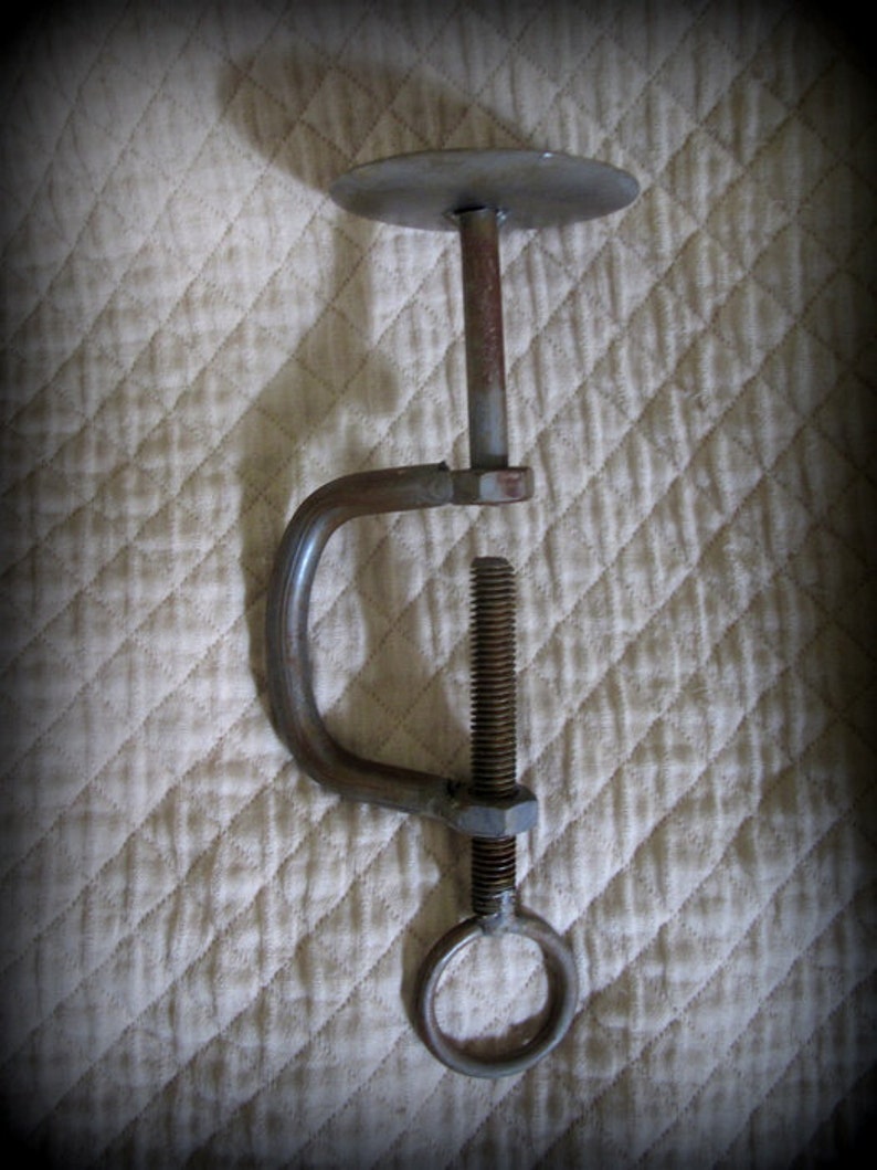 Primitive metal SEWING CLAMP by cheswickcompany image 1