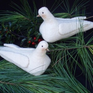 PDF DOWNLOAD DIY - Two Turtle Doves Christmas Pattern by cheswickcompany