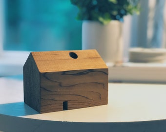 Cabin style incense burner