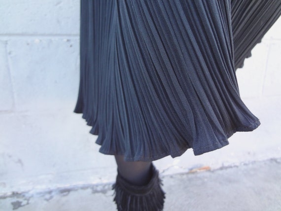 Vintage Black Flowing Pleated Skirt