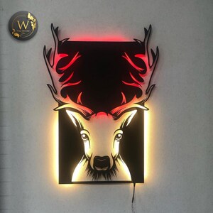 Insegna da parete a LED con sagoma di cervo e retroilluminazione / Decorazione da parete rustica per soggiorno, rifugio per uomini, rifugio di caccia / Decorazione naturale illuminata