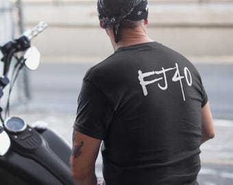 Bold FJ40 Graphic Tee, Casual T-Shirt for Adventurers, Perfect Gift for Car Enthusiasts, Streetwear Essential, Everyday Comfort