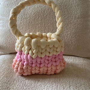 sac à main artisanal,sac à main fait main,sac à main femme,sac fourre tout,sacoche,handbag,couleur,tricot,shoulder bag,petit sac,bourse,