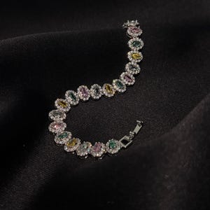Zirconia Stone Bracelet – Elegant & Minimalist Jewelry – Gift for Her