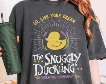 Camiseta Comfort Colors Snuggly Duckling: Camiseta inspirada no filme Enrolados