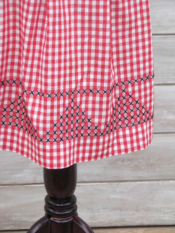 Red and White Gingham Vintage Apron With Cross Stitch