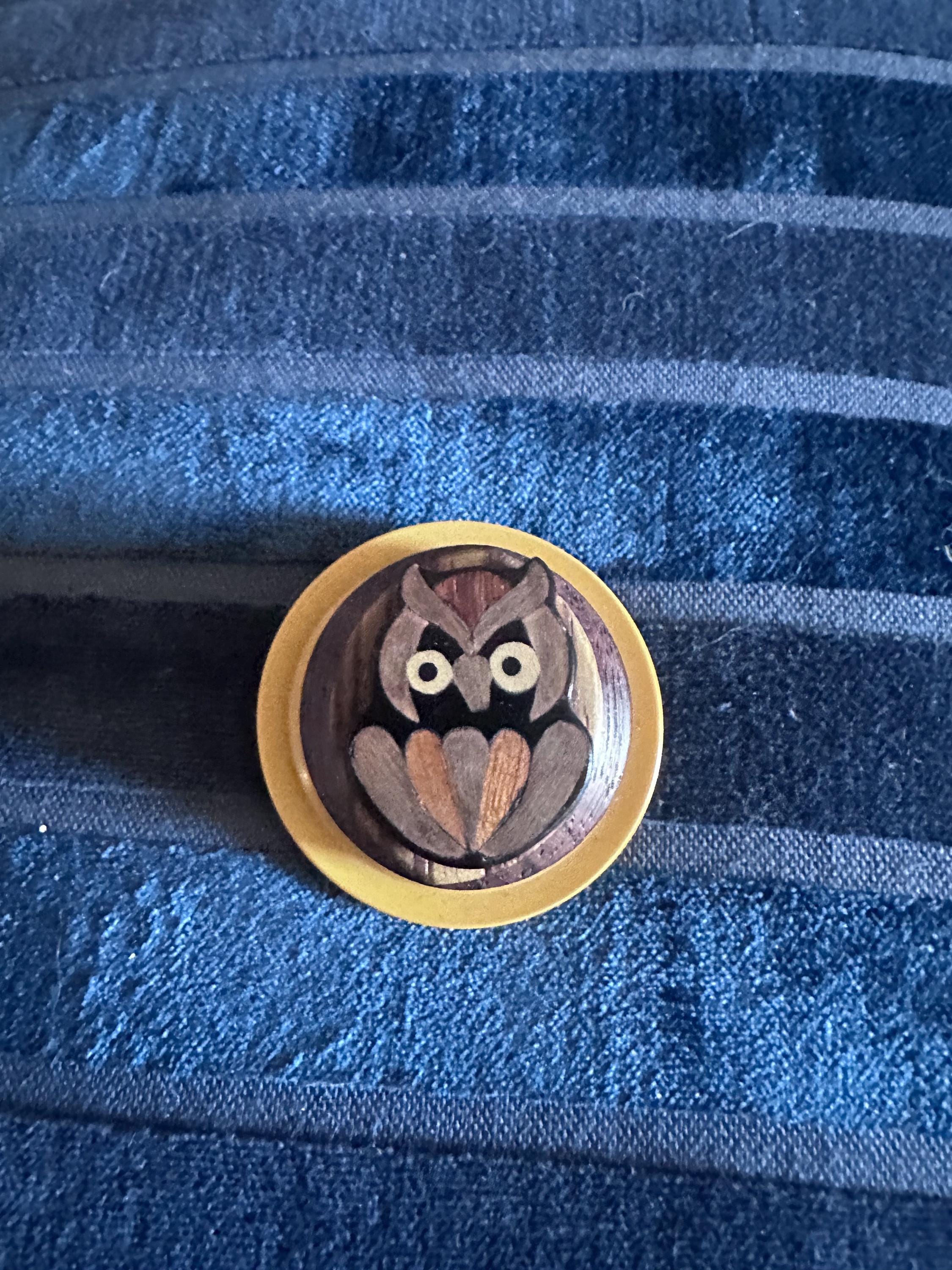 Vintage Bakelite and wood carved owl brooch | owl jewelry mid century retro 50s brooch dress clip bi