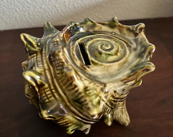 Salvadanaio vintage in maiolica a forma di conchiglia / salvadanaio in maiolica, decorazione nautica, massimalismo, stile cottage, libreria, ricchezza