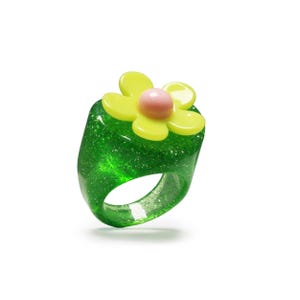 Chunky Green Resin Heart Ring with Flower Charm, Y2K Statement Ring, Size 7