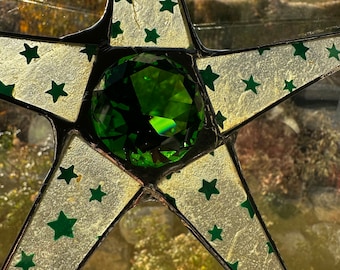 Emerald Glitzy- 9 inch lacquered paper under glass star points with emerald diamond center