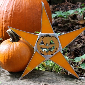 Jack-O-Star-stained glass Halloween star with lacquered jack-o-lantern center