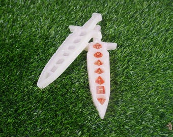 AANGEPASTE Dungeons and Dragons Dolk Dobbelsteenlade, Dobbelsteenhouder, Dnd Geek Gift, Dolk Dobbelsteenkluis