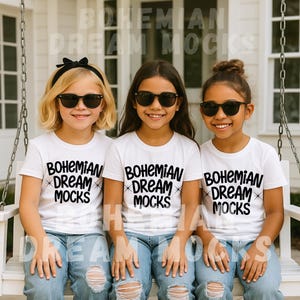 白いシャツを着た3人の女の子のモックアップ | 親友のモックアップ | 子供用お揃いシャツのモックアップ | Bella Canvas 3001Y モデルのモックアップ | 友達のグループ