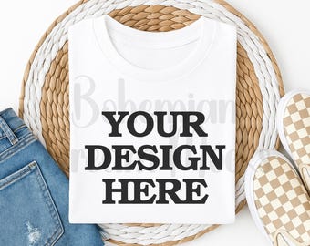 Bella canvas wit shirtmodel | 3001 Wit T-shirt plat gelegd | 3001 mock-up platliggend shirt | POD gevouwen wit shirtmodel