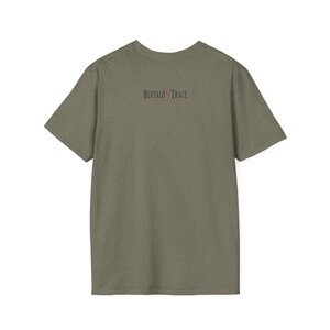 Camiseta con los nombres de los maestros destiladores de Buffalo Trace / Ropa para amantes del whisky imagen 4