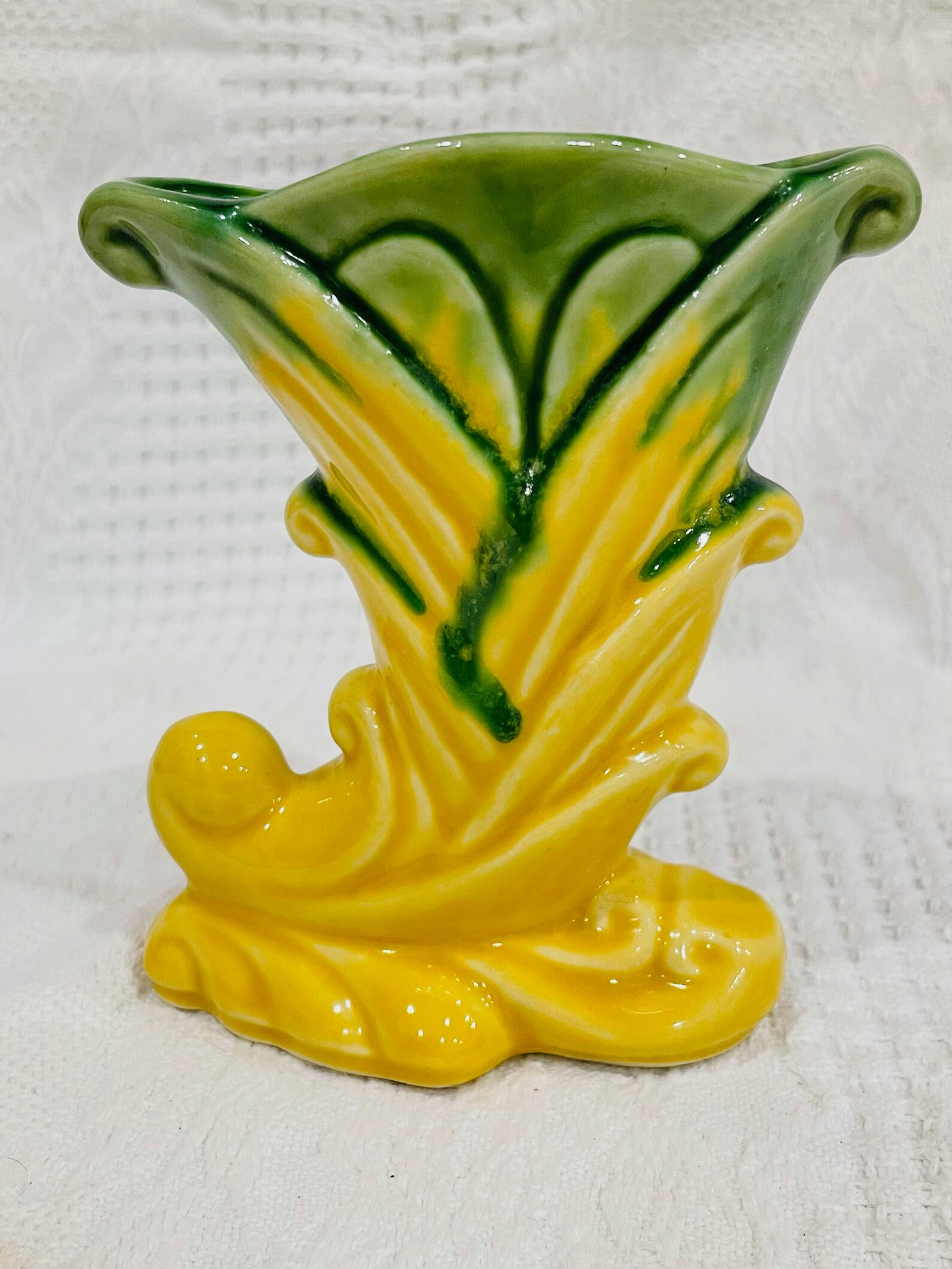 USA Pottery Bud Vases Unmarked Shawnee Lily 1125 AND Etsy