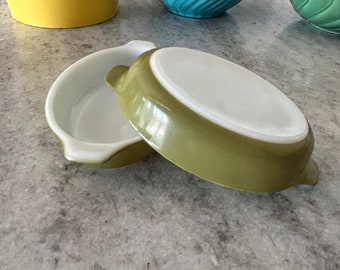 Set Of Two Individual Pyrex Tableware Casserole Dishes Avocado Green